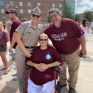 Meet your Posher, Loramae